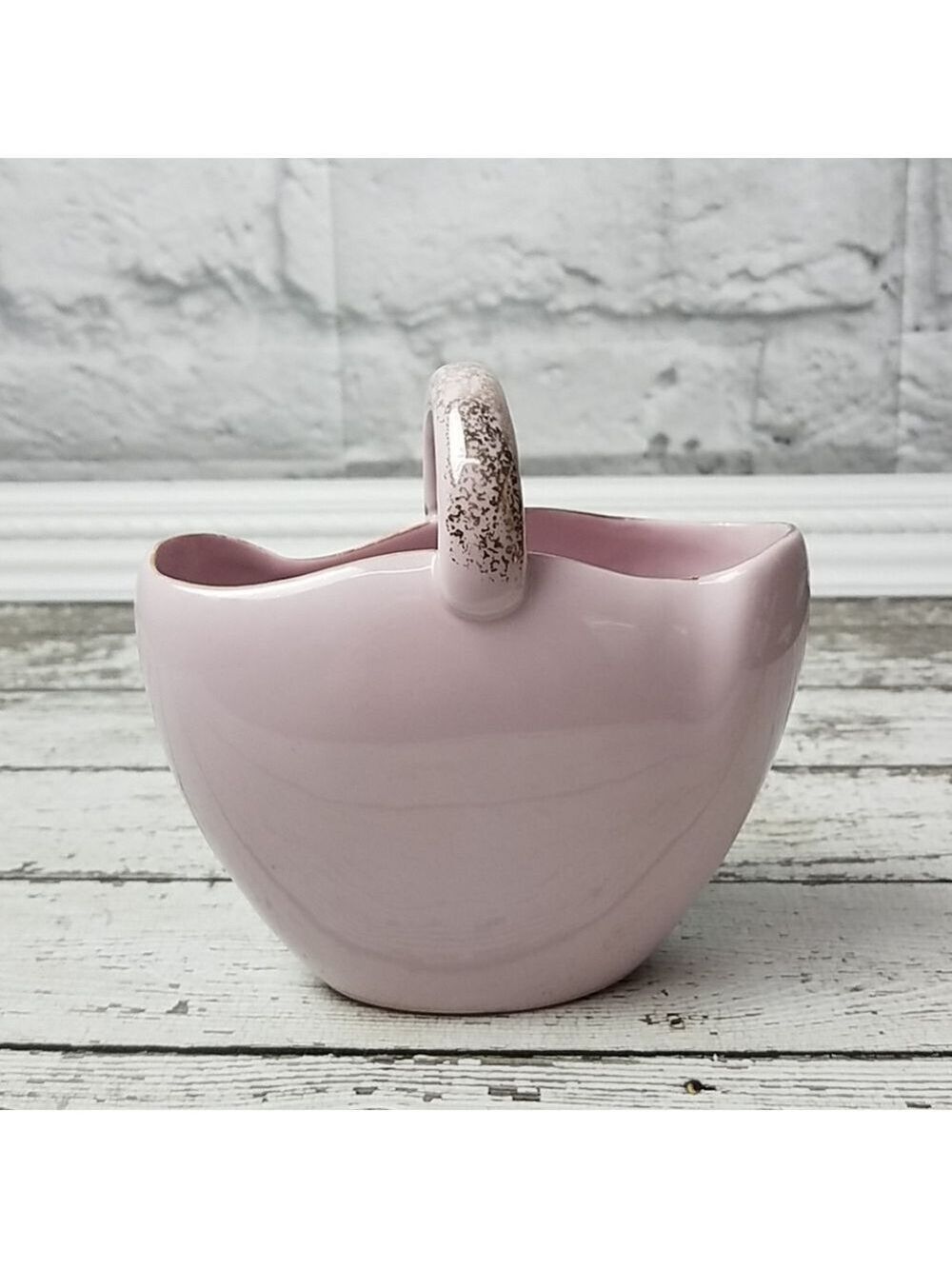 Stunning vintage Ucagco pink basket vase planter - Picture 2 of 4
